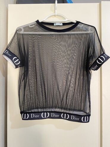 Futbolka və maykalar: Koftanın ölçülər 38-M. L-40 Bədənlərə uyğundu. Materalı əla təzə — 28