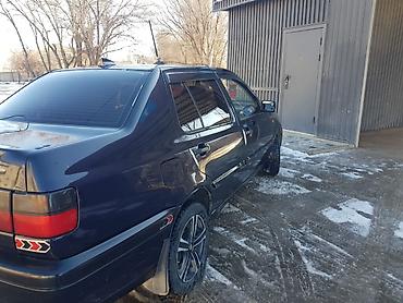 Volkswagen: Volkswagen Vento: 1993 г., 1.8 л, Механика, Бензин, Седан — 4