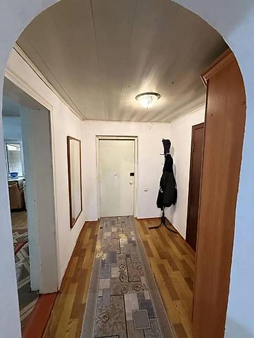 Продажа коттеджей и домов: 🏡 Продаётся просторный дом 📍 Район Ош базар Срочная продажа! • 🛏 — 18