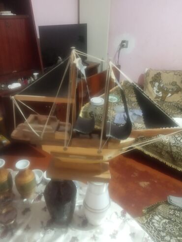 nar ciceyi: Dekorativ kolleksiya dəsti - Taxta yelkənli gəmi maketi: Əl işi