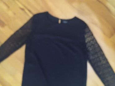 Dəstlər, kostyumlar: Qadın geyimləri dəsti – 3 ədəd 1) Qırmızı qısa don: - Klassik düz — 3