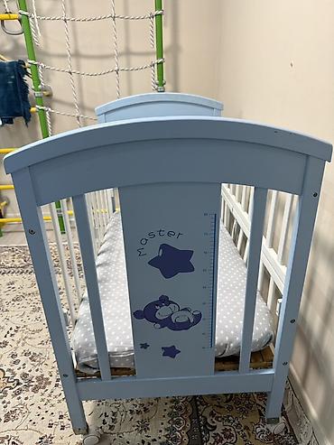 pettee bear: Детская кроватка на колесиках - Материал: дерево. - Цвет: сочетание — 4