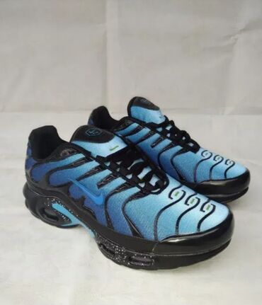 adidas cipele za zimu muske: Trainers, Nike, size - 38