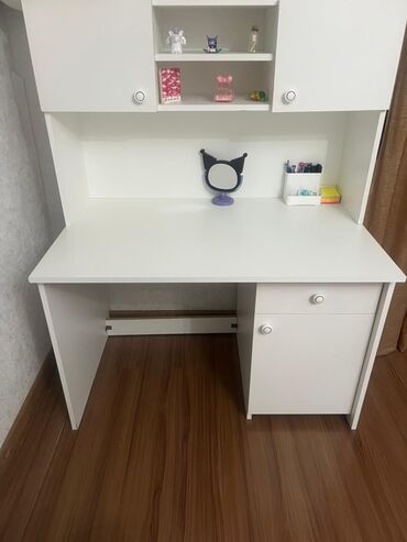 konputer masası: Kompüter masası
