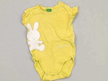 body niemowlece z muszka: Body, Benetton, 3-6 m, 
stan - Dobry