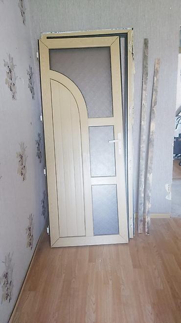 islenmis plastik qapi satilir: 2 eded plastik Qapi biri 60azn. Olcu 206x88 sm. Unvan Sumqayit — 1