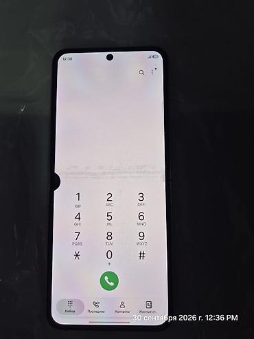 Уюлдук телефондор жана аксессуарлар: Samsung Galaxy Z Flip7 FE, Колдонулган, 256 ГБ, түсү - Кара, 2 SIM, eSIM — 6
