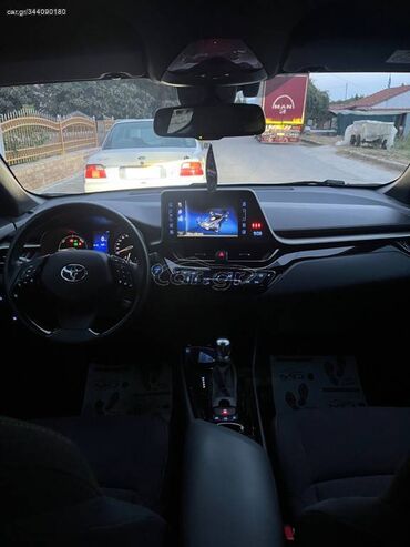 Toyota: Toyota C-HR: 1.8 l. | 2019 έ. SUV/4x4 — 10