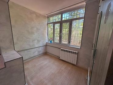 комната снимат: 1 комната, 32 м², 6 мкр 104 серия, 1 этаж, Евроремонт — 5