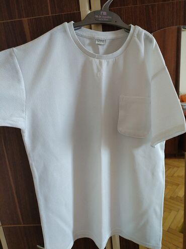 мужская одежда: Рубашка L (EU 40), цвет - Белый