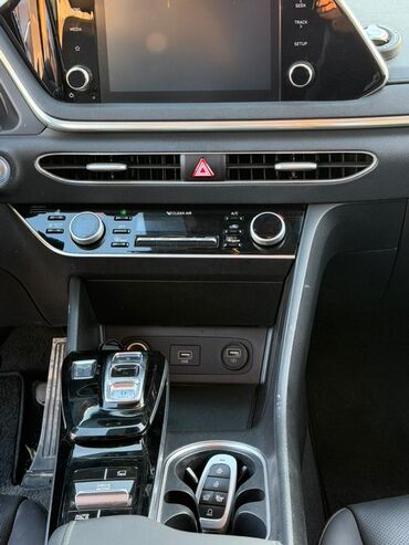 Hyundai: Hyundai Sonata: 2020 г., 2 л, Автомат, Гибрид, Седан — 18