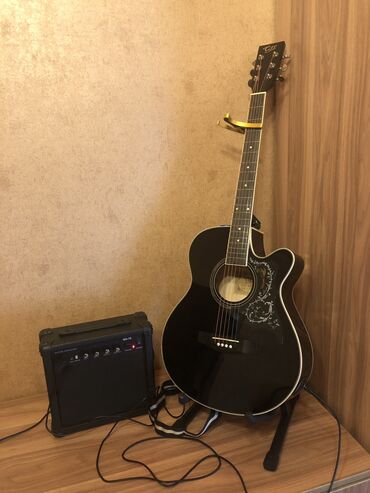 Музыкальные инструменты: Акустическая гитара, Yamaha