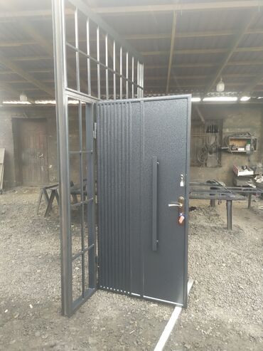 Giriş qapıları: Mənzil üçün Yeni Giriş qapısı Şəbəkə ilə, Zəmanətli, Pulsuz çatdırılma — 15