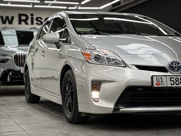 Toyota: Toyota Prius: 2015 г., Гибрид, Хэтчбэк