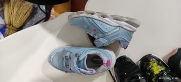 Детская обувь: Детская обувь (несколько пар, разные модели и цвета) цены и размеры — 6