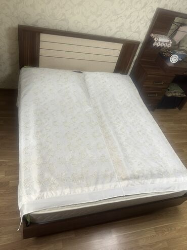 услуга ремонт генератора: İkinəfərlik çarpayı, Matras ilə