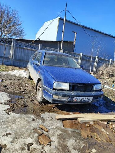 машине вента: Volkswagen vento 
1993 1.6 объем 
цена договорная