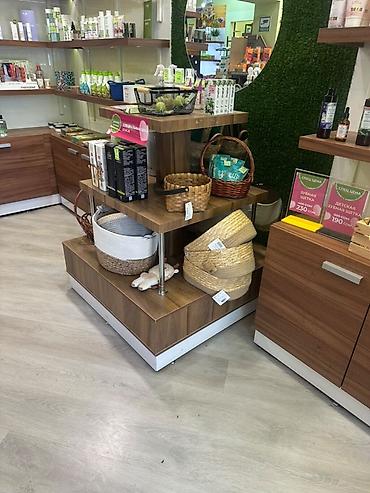 Гүлдөр үчүн текчелер, этажеркалар: Продается торговый стеллаж елочка 3 уровня Нижний 90 см Средний 70 см — 3