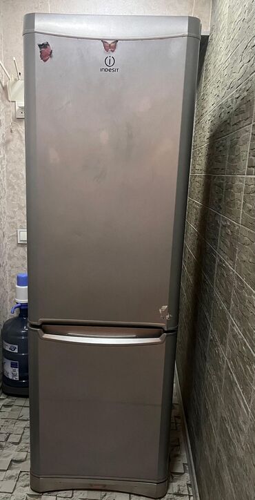 Separatorlar: 2 qapılı Indesit Soyuducu Satılır, rəng - Boz