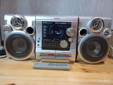 Musiqi mərkəzləri: Samsung musigi mərkəzi problemsiz, işləkdir.AUX var,telefona qoşmag