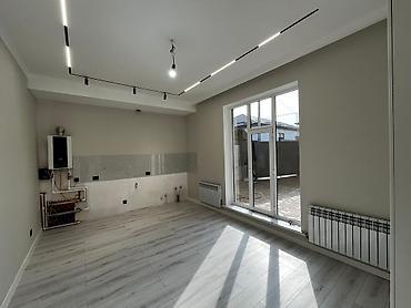 Продажа коттеджей и домов: Продаётся современный одноэтажный дом с благоустроенным двором. в — 5