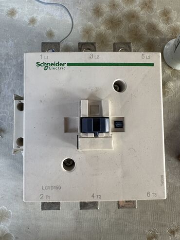 schneider: Schneider maqna puskatel 
Kontaktor 150 amper 
Çox az işlənib
