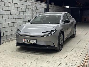 mg 6: Toyota bZ5: 2026 г., Электромобиль, Седан — 2
