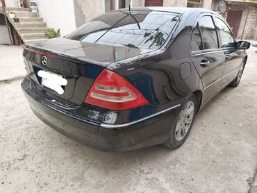 Mercedes-Benz: Mercedes-Benz C-Class: 2.4 l | 2001 il Sedan
