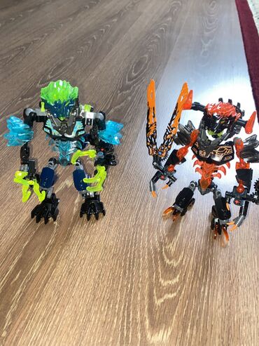 Игрушки: Продаю двух роботов Бионикл Bionicle состояние отличное Цена за