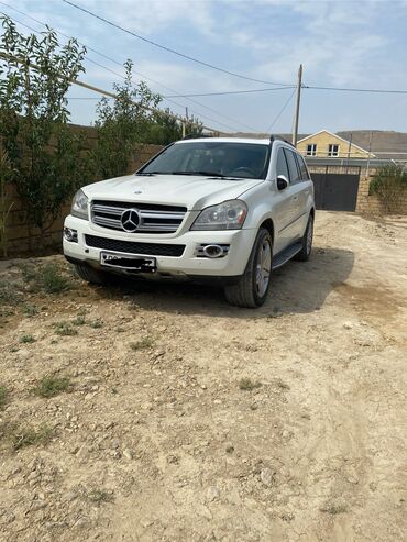 sənətsiz maşın: Mercedes-Benz GL-Class: 4.7 l | 2008 il Ofrouder/SUV