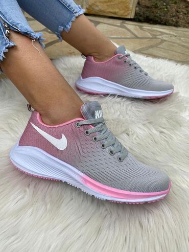 NIKE LAGANE PATIKENOVOBROJEVI 36 DO 41NISU ORIGINALROBU ŠALJEMO