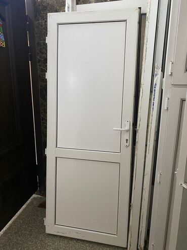 Пиломатериалы: Plastik qapi satilir 70 azn Ölçü 1,91 x70 sm (daxili) 77 x 195 ( çöl)