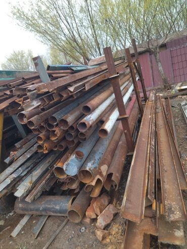Металлопрокат: круглые трубы: Продаю б/у СССР трубы длина от 2 метра до 7 метров цена 55 сом за 1 кг — 3