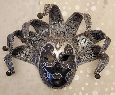 tibbi maska satilir: Venesiya Maskasi yenidi ishlenmeyib Sayhet zamani venesiyadan