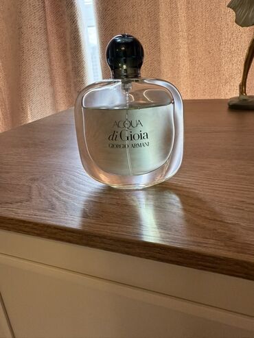 арабская парфюмерия: Парфюмерная вода Giorgio Armani Acqua di Gioia представляет собой