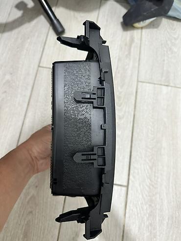 a4 b7: Сenter console Toyota 2010 г., Б/у, Оригинал, Япония — 6