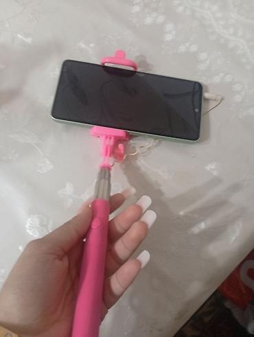 self: Özçəkmə çubuğu (selfie stick) – simli, mexaniki düyməli, çəhrayı rəng — 1