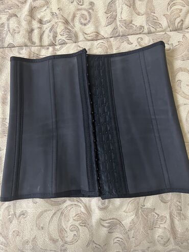 Digər: Dəri latex korset 60 manata almışam, satılır 8 manata, çox səliqəli
