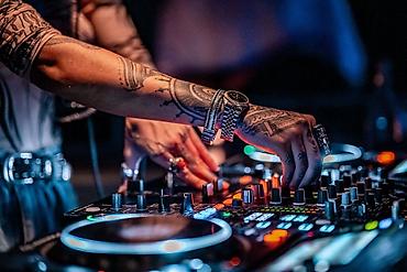 dj xidməti: Professional DJ xidməti – klub, toy, nişan, korporativ, festival və — 2