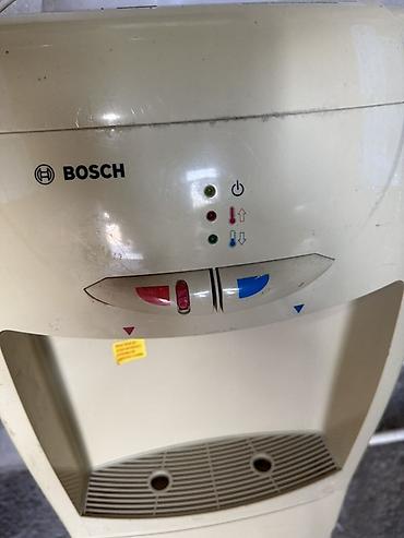 Bosch döşəmə tipli su dispenseri - İsti və soyuq su üçün iki ayrı lalafo.az -da Bosch döşəmə tipli su dispenseri - İsti və soyuq su üçün iki ayrı