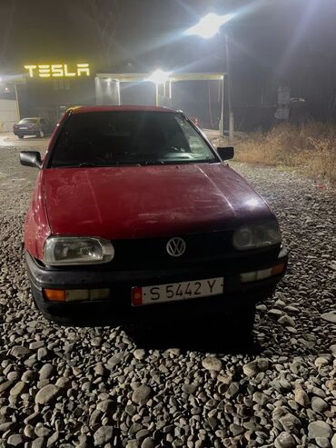 Volkswagen: Volkswagen Golf: 1995 г., 1.8 л, Механика, Бензин