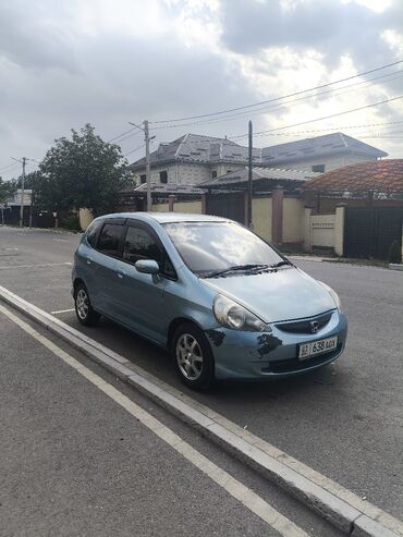 Honda: Honda Fit: 2005 г., 1.3 л, Вариатор, Бензин, Хэтчбэк — 3