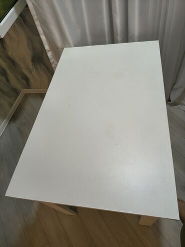 Stullar: Qonaq masası, Açılmayan, Dördbucaq masa
