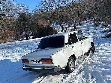 VAZ (LADA): Model: Lada (VAZ) 2107, ağ rəng, sedan gövdə Əsas xüsusiyyətlər: - — 2