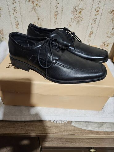 туфли черный цвет: Продаю мужские кожаные туфли черного цвета, производства немецкой