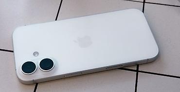 poco c5: Apple iPhone (белый) - Экран: Super Retina XDR OLED, диагональ 6.1" — 3