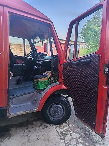 fiat turbo az: Mercedes-Benz T1: 2.3 l | 1994 il Mikroavtobus — 9