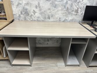 школьный стол бу: Компьютерный стол, Б/у, С полками at lalafo.kg школьный стол бу: Компьютерный стол, Б/у, С полками