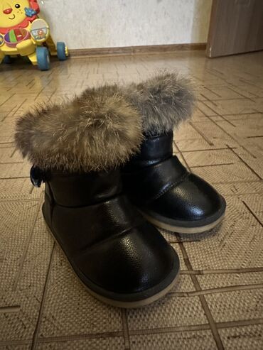 мужские зимние обувь: Угги по стельке 15.5 см примерно 23-24 размер На ножку 14-15 см