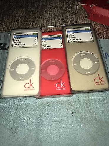 t906 tablet: Calvin Klein silikonske futrole za ipod 
3 komada 
NOVE — 2